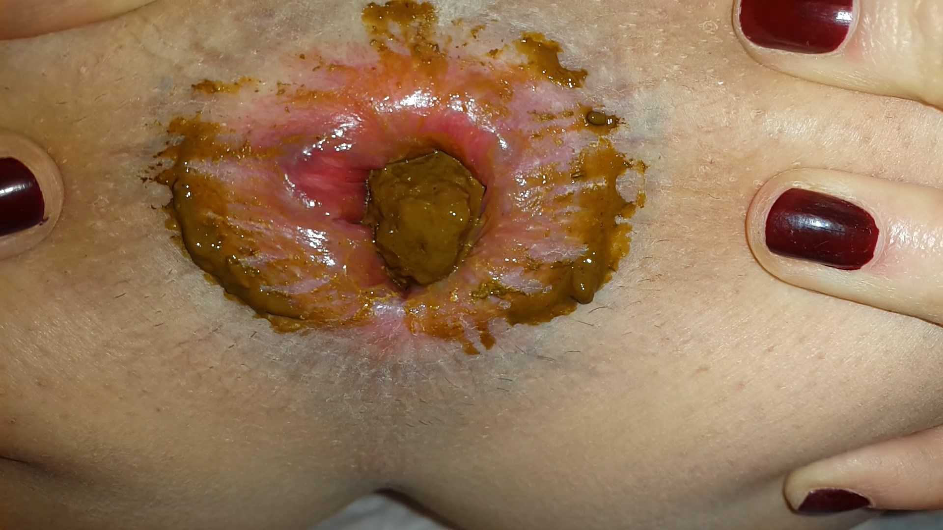 Quickly shit in the morning and the beginning of menstruation - Anna Coprofield | Full HD 1080p | April 14, 2017 